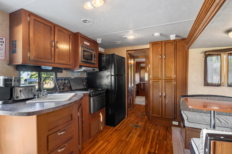 RV Rental Y504-4
